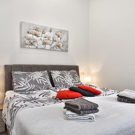 Apartment 20M From Arena Pula Luaran gambar