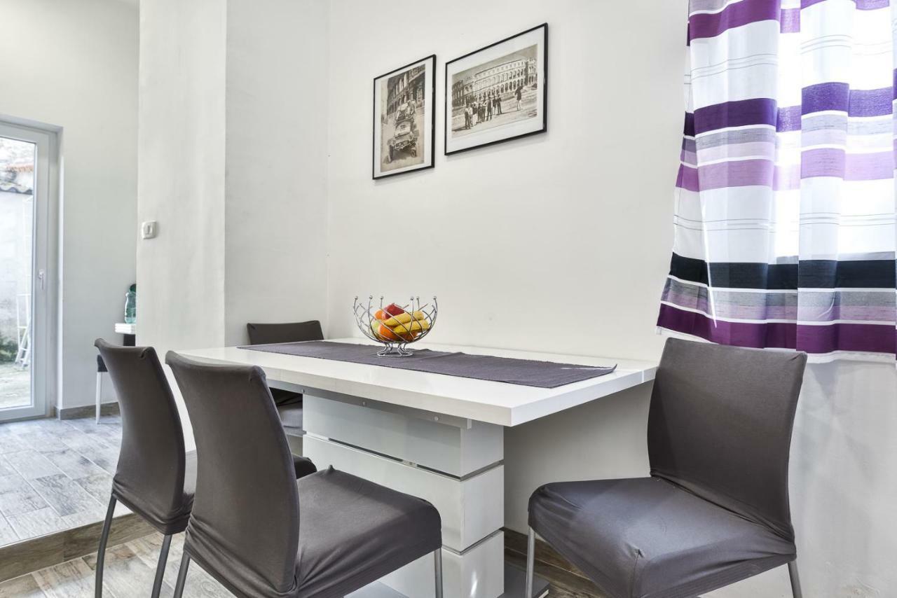 Apartment 20M From Arena Pula Luaran gambar
