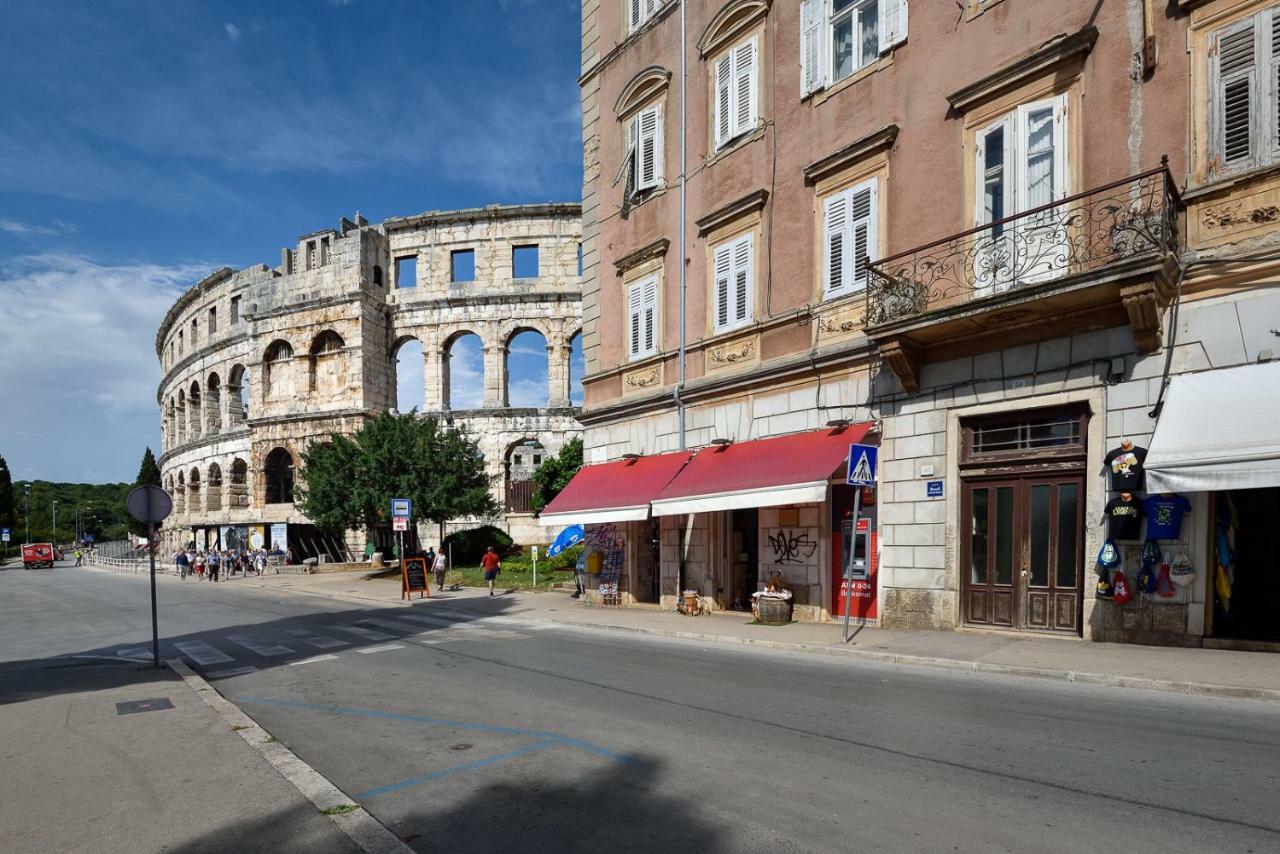 Apartment 20M From Arena Pula Luaran gambar