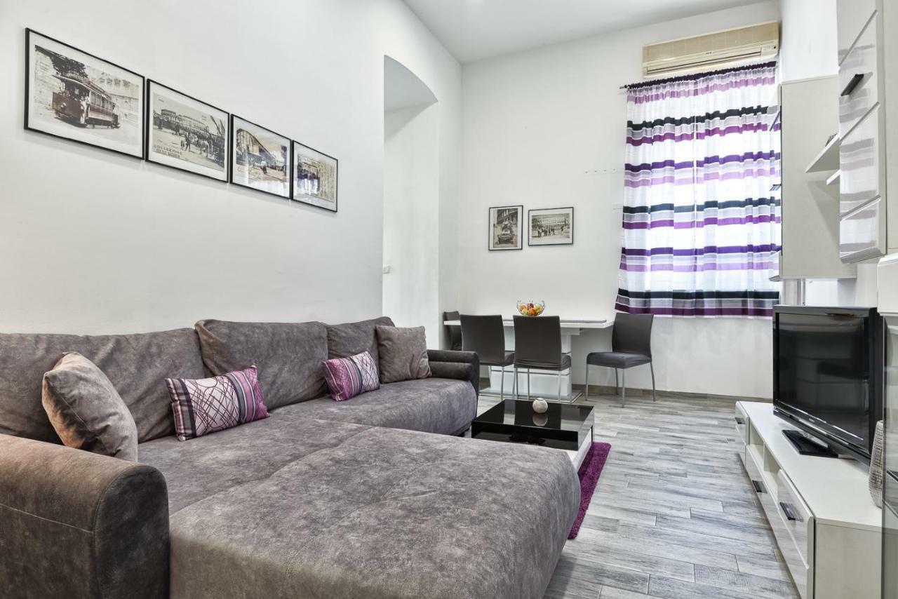 Apartment 20M From Arena Pula Luaran gambar